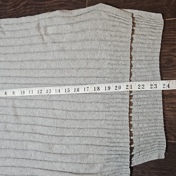3/$20-Grey Ribbed Knit Sleeveless Vest Top, XS - Picture 9 of 10